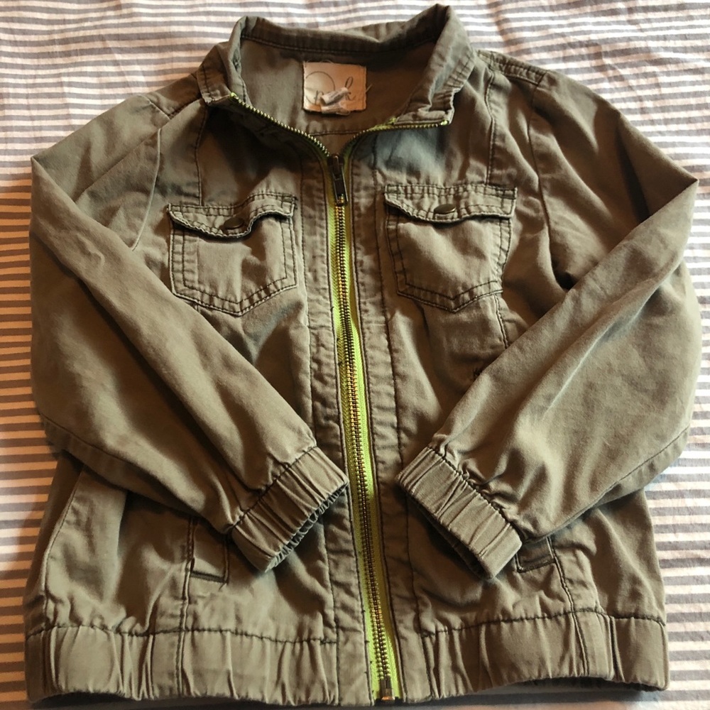 Peek! Girl’s jacket.